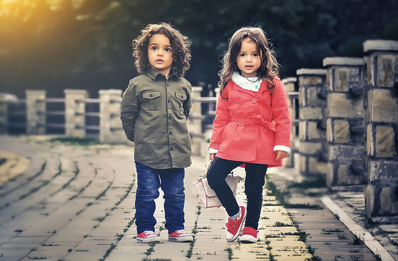 découvrez les peurs courantes des enfants et apprenez comment les comprendre et les surmonter. des conseils pratiques pour les parents afin d'aider leurs enfants à gérer leurs angoisses.