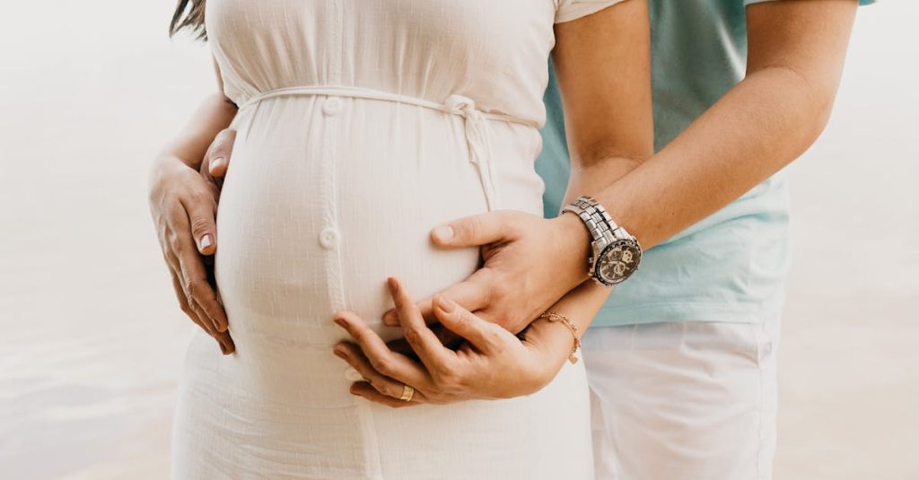découvrez tout ce que vous devez savoir sur la grossesse, des conseils de santé aux étapes importantes du développement de votre bébé, en passant par le bien-être de la future maman.
