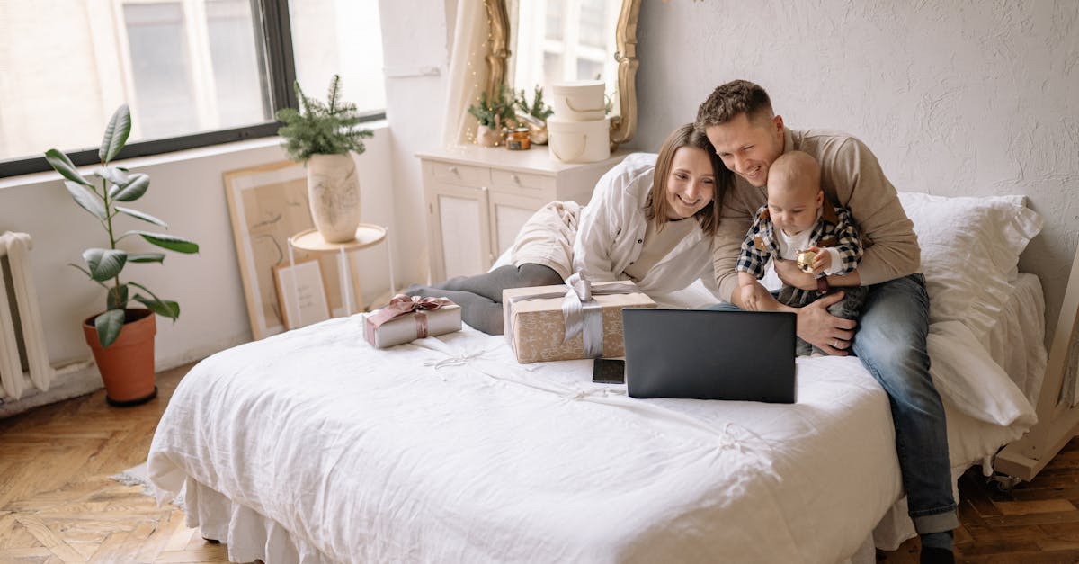 découvrez notre sélection de cadeaux pour bébés, allant des jouets adorables aux vêtements doux, parfaits pour accueillir les nouveau-nés avec amour et tendresse. trouvez le cadeau idéal pour faire plaisir aux petits et à leurs parents.