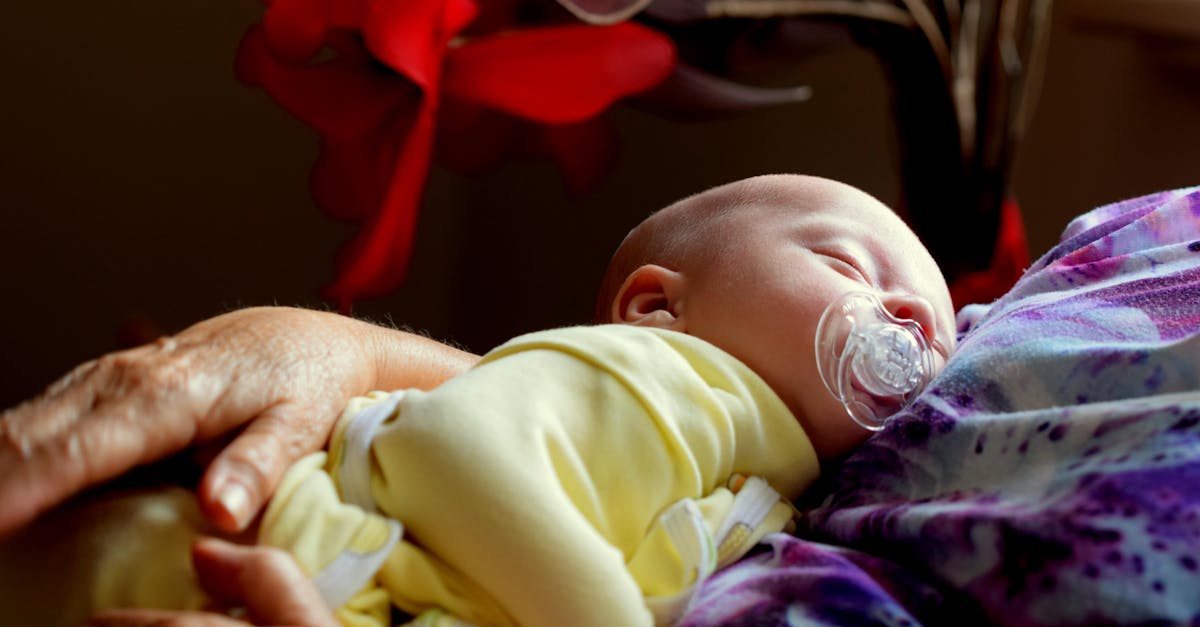 découvrez des conseils essentiels pour aider votre bébé à mieux dormir. apprenez des techniques efficaces, des routines apaisantes et des astuces pratiques pour favoriser un sommeil serein et réparateur pour votre petit. offrez-lui le meilleur sommeil possible.
