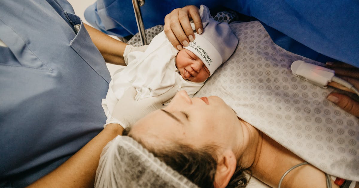 découvrez le voyage fascinant de la naissance, une étape essentielle de la vie humaine. explorez les différents aspects de cet événement marquant, des préparatifs à l'arrivée du nouveau-né, et plongez dans l'émotion et la signification de ce moment unique pour les parents.