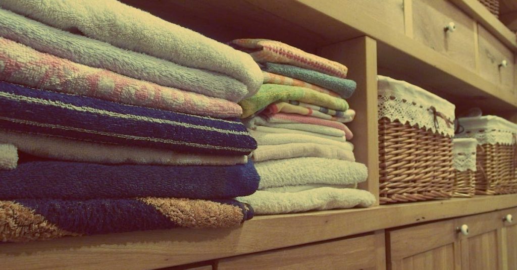 découvrez les avantages des couches en tissu : durables, écologiques et économiques. offrez à votre bébé un confort optimal tout en préservant l'environnement grâce à nos modèles variés et colorés.