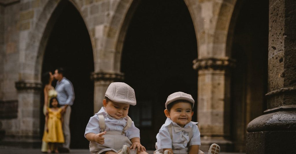 découvrez le monde fascinant des jumeaux : histoire, curiosités, et anecdotes sur ce lien unique qui unit deux êtres dès la naissance. plongez dans l'univers des jumeaux à travers des témoignages, des études et des faits surprenants.