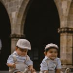découvrez le monde fascinant des jumeaux : histoire, curiosités, et anecdotes sur ce lien unique qui unit deux êtres dès la naissance. plongez dans l'univers des jumeaux à travers des témoignages, des études et des faits surprenants.