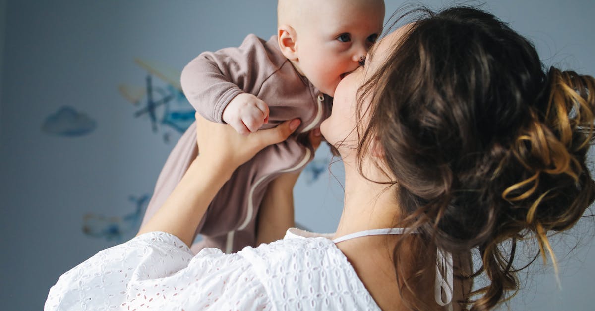 découvrez notre collection de vêtements pour bébés, alliant confort et style. des choix de qualité pour habiller votre petit avec douceur et tendresse, tout en répondant à leurs besoins de mobilité et de bien-être.