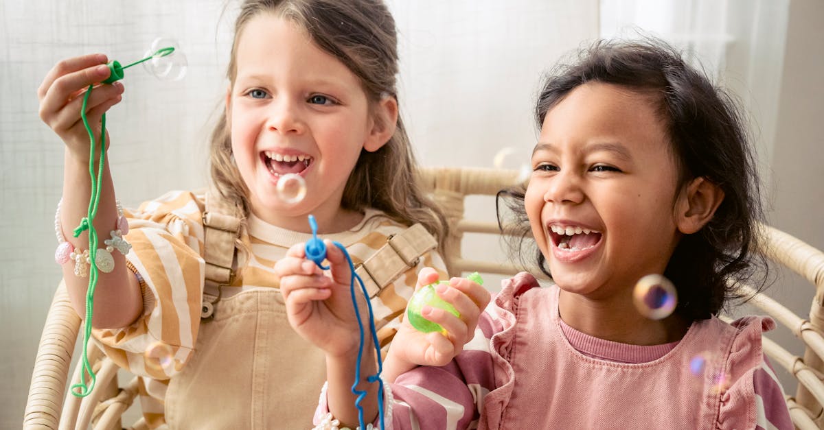 découvrez une multitude d'activités parent-enfant enrichissantes et amusantes. créez des souvenirs inoubliables en partageant des moments de plaisir et d'apprentissage ensemble. que ce soit des jeux en plein air, des ateliers créatifs ou des sorties culturelles, trouvez des idées pour renforcer le lien familial.