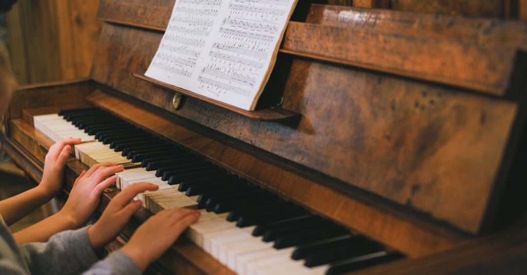 découvrez une collection enchanteresse de chansons pour enfants qui éveilleront l'imagination et apporteront du plaisir à vos petits. profitez de mélodies amusantes et éducatives, idéales pour chanter et danser en famille.