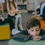découvrez l'importance de l'éducation émotionnelle pour le développement personnel et social. apprenez à gérer vos émotions, à renforcer votre empathie et à créer des relations saines grâce à des techniques éprouvées. transformez votre vie émotionnelle grâce à des outils adaptés et des ressources utiles.