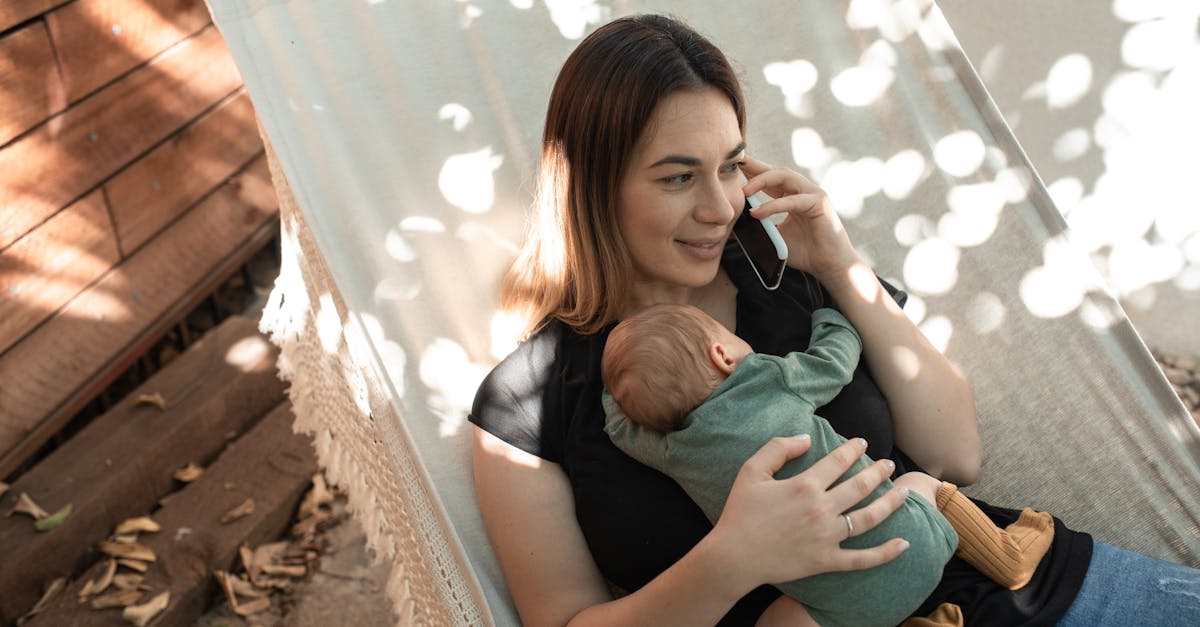 découvrez les meilleures méthodes de communication avec votre bébé. apprenez à interpréter ses pleurs, gestes et expressions pour favoriser un lien fort et comprendre ses besoins dès les premiers mois.