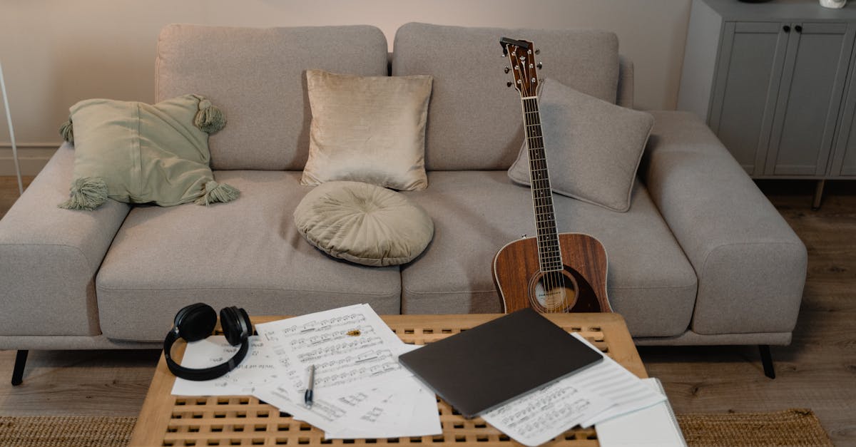 découvrez une sélection enchanteresse de chansons pour enfants, parfaites pour divertir et éduquer les plus jeunes. chansons ludiques et mélodies entraînantes qui stimuleront l'imagination et favoriseront le plaisir d'apprendre. à écouter en famille ou à l'école !