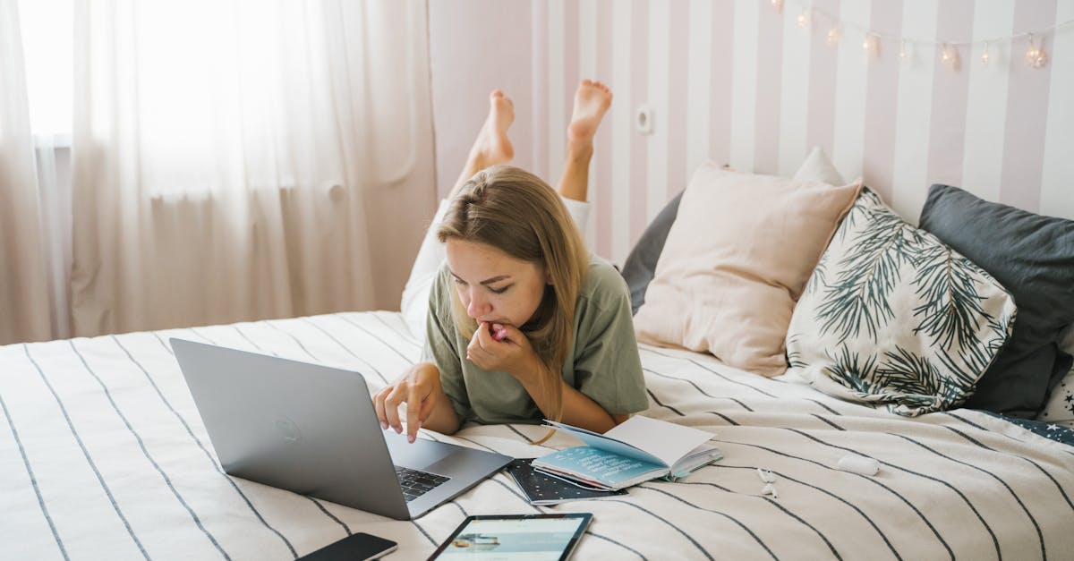 découvrez les avantages et défis du télétravail, une solution de travail flexible qui permet de concilier vie professionnelle et vie personnelle. apprenez à optimiser votre productivité et à créer un environnement de travail propice depuis chez vous.