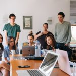 découvrez les clés d'une communication efficace, les différentes méthodes d'échange, ainsi que des conseils pratiques pour améliorer vos relations personnelles et professionnelles.