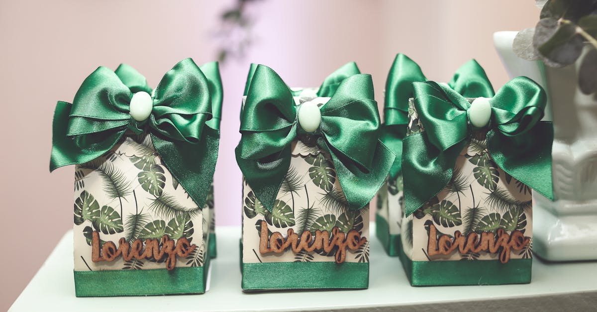 offrez des cadeaux personnalisés uniques et mémorables pour toutes les occasions. trouvez le présent parfait à personnaliser avec un prénom, un message ou une photo pour surprendre vos proches.