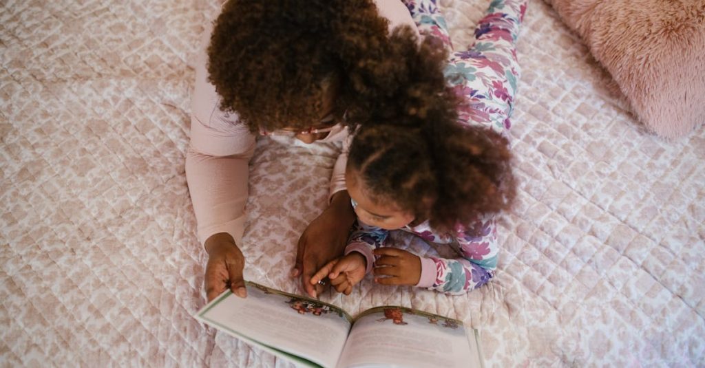découvrez des histoires du soir captivantes pour aider petits et grands à s’endormir paisiblement. profitez de récits apaisants, parfaits pour instaurer une routine de coucher douce et réconfortante.